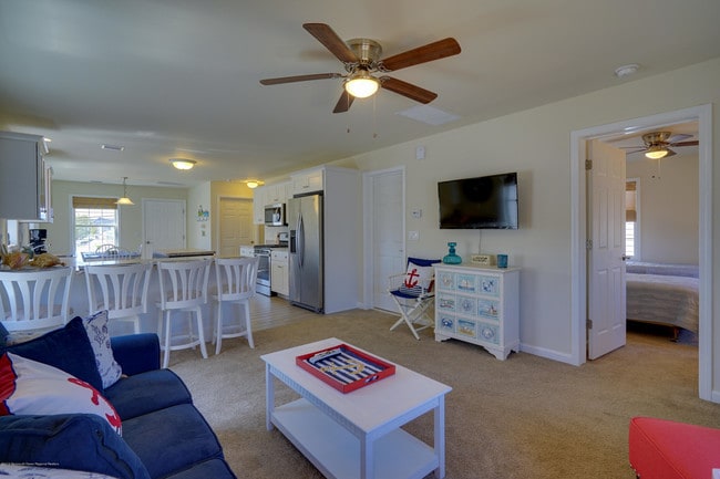 Photo - 1955 Railway Ave E