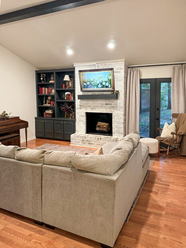 Photo - Parkwood Blvd.