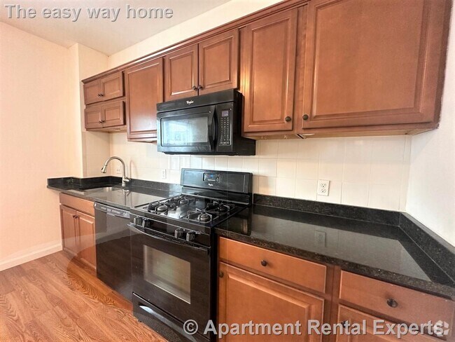 Building Photo - 24 Rossmore St Rental