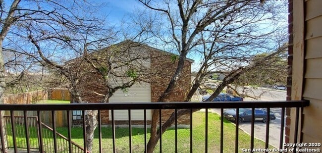 Photo - 2-Bed Apartment in the Heart of Universal City Unidad C