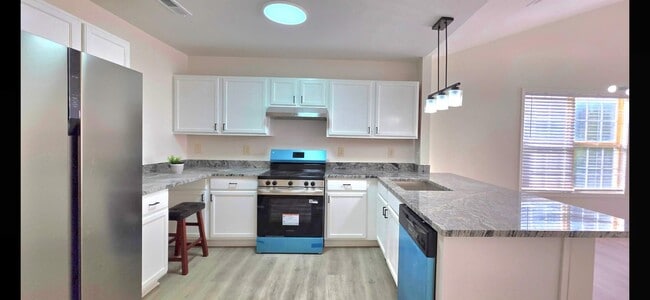 Photo - 6010 Newhall Rd