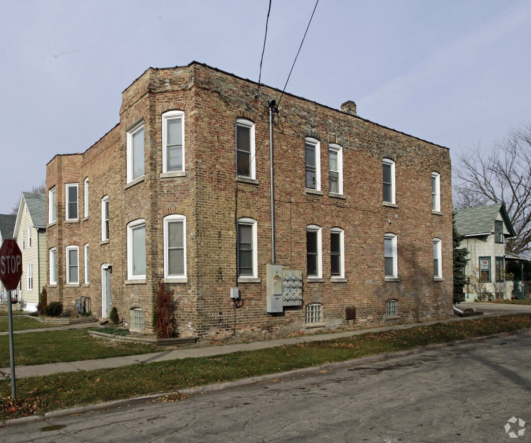 Photo - 2002 57th St. (8 Unit)