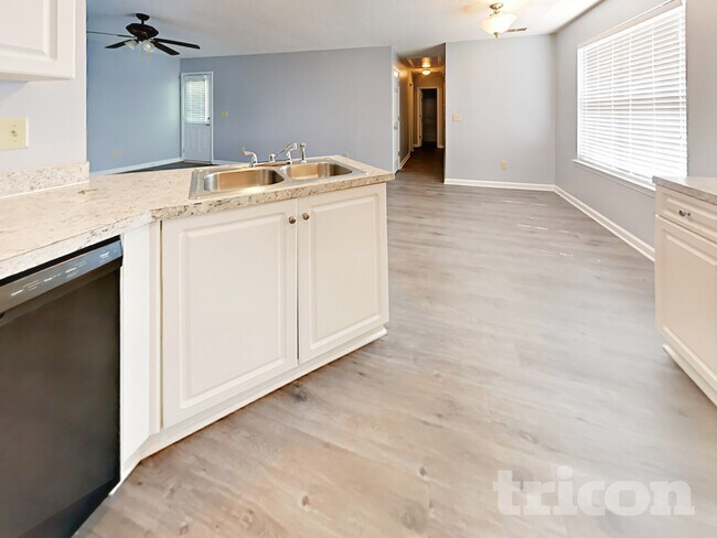 Photo - 22 Kingsway Rd