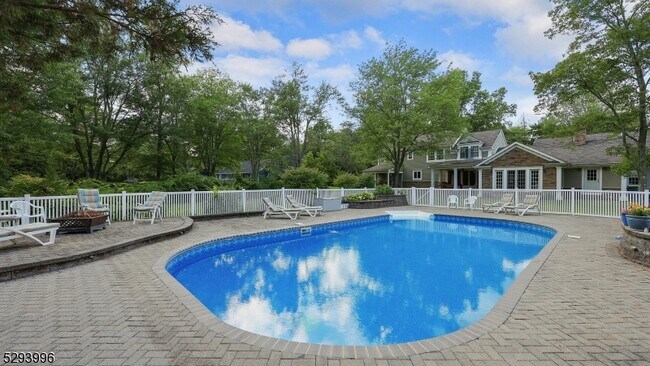 Photo - 158 Mountainview Rd