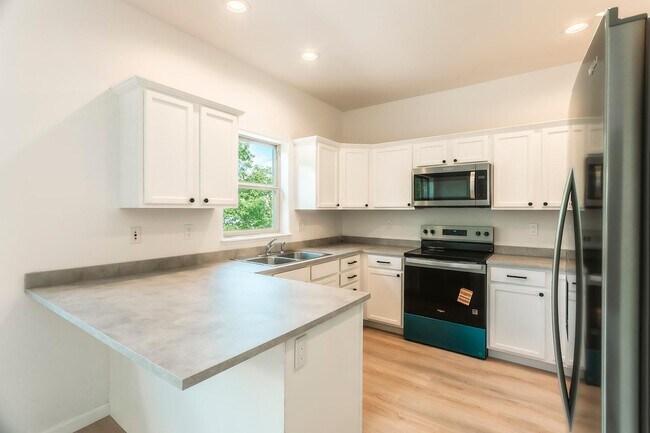 Photo - 94 Castle Ridge Dr