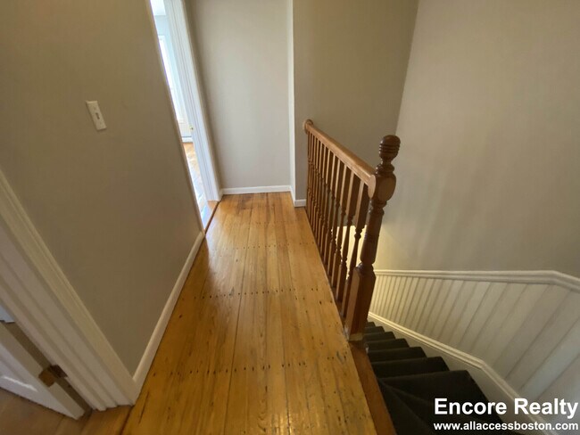 Photo - 16 Beacon St Unit 2