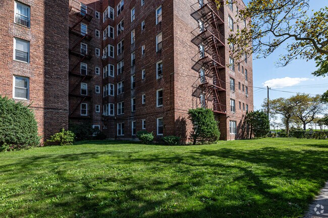 Photo - Seagirt Apartments