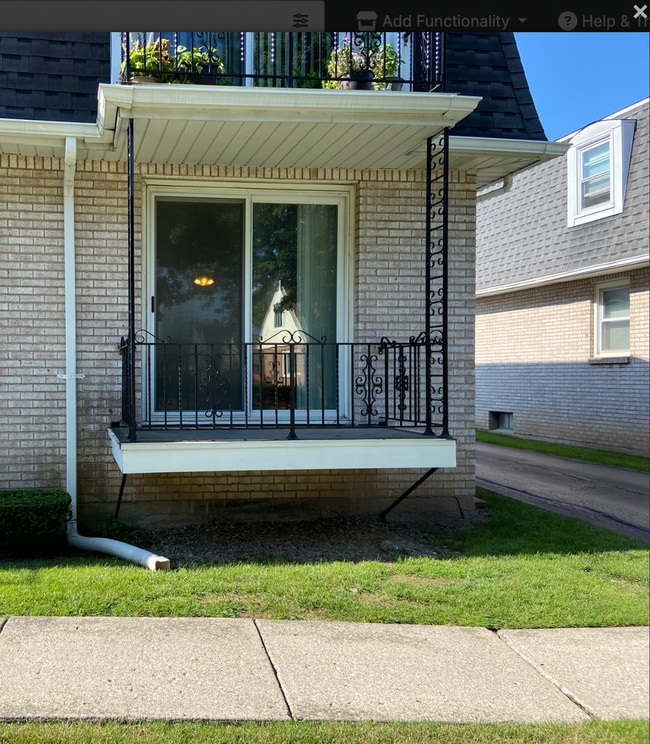 Building Photo - 425 St Lawrence Ave Unit Lower