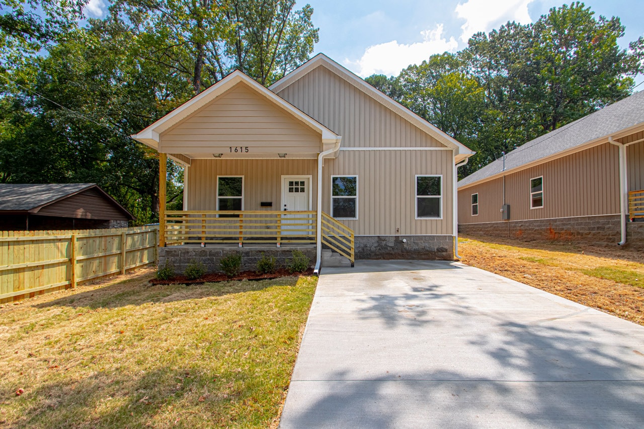 Photo - 1615 Wilson Rd House