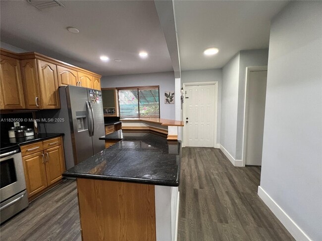 Photo - 460 Lakeview Dr