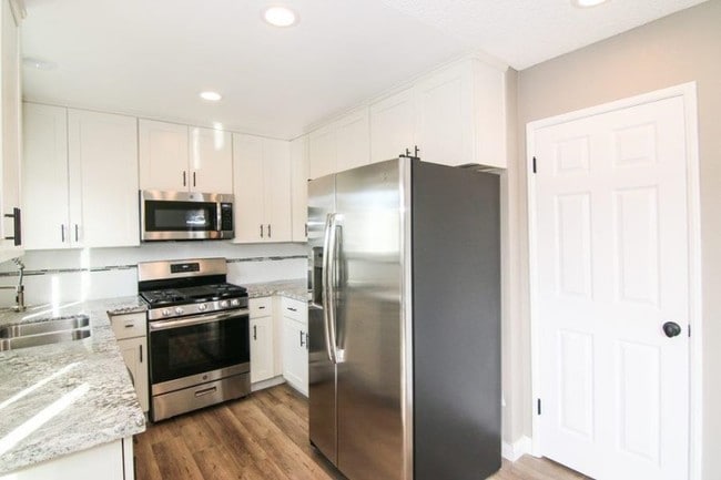 Photo - 638 W Imperial Ave