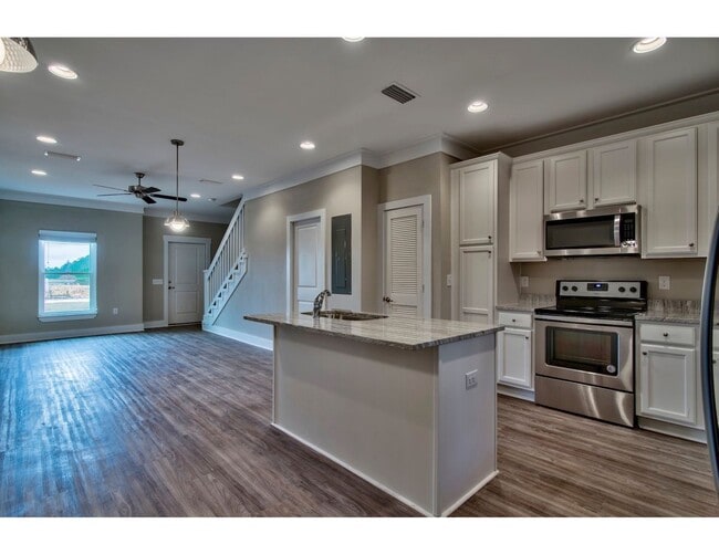 Photo - Beautiful 2/2.5 Townhouse in the heart of Freeport