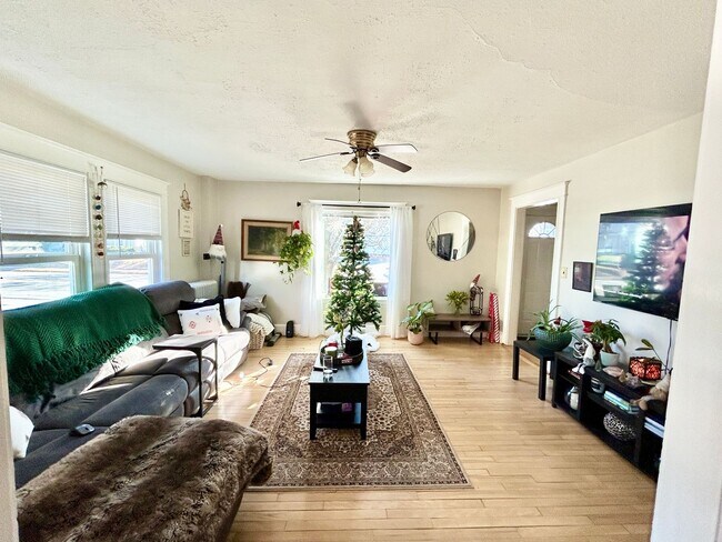 Photo - 929-931 Broadway Unidad First Floor 931 Broadway