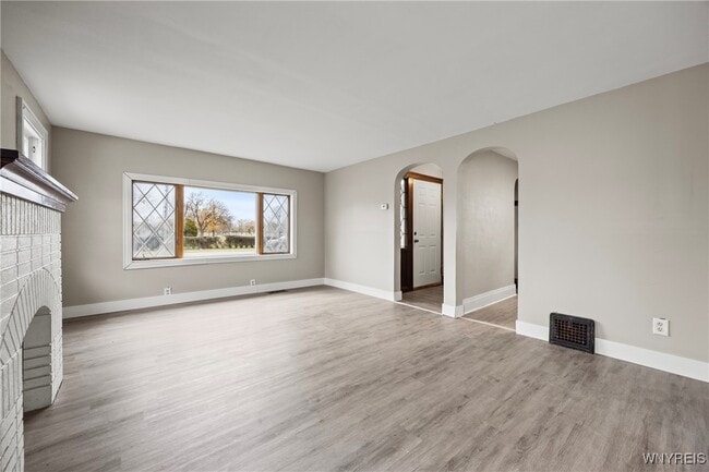 Photo - 2615 Genesee St