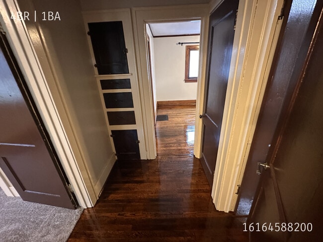 130 Corinne St SW