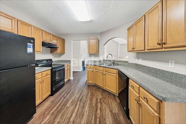 Photo - 5745 Newnan Cir