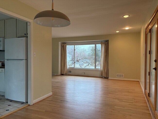 Photo - 1211 Van Buren Cir
