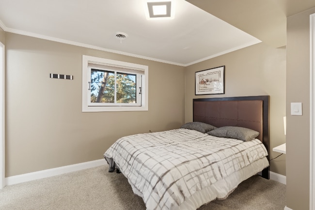 Building Photo - 8682 Alpen Cir