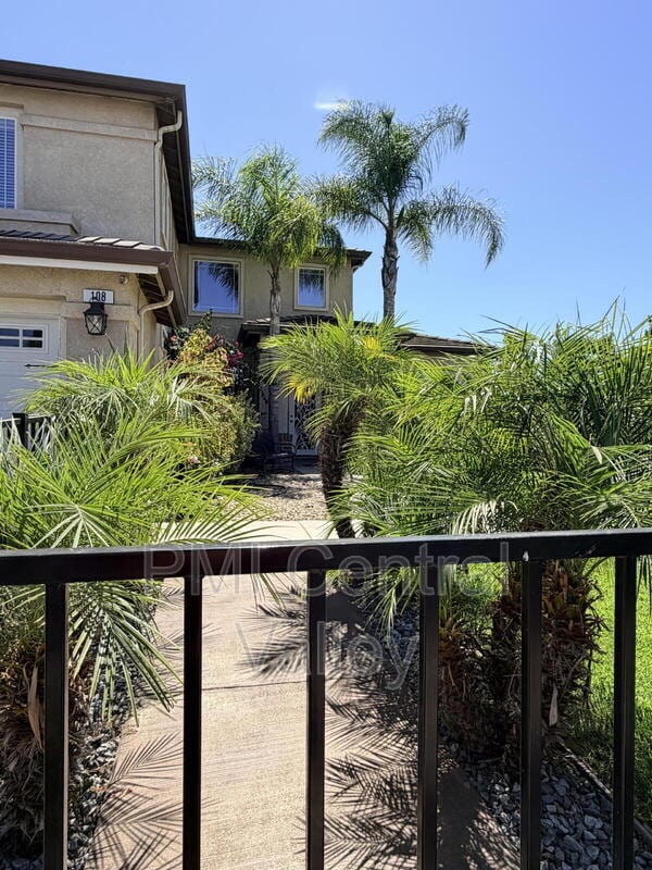 108 Hornfels Ave