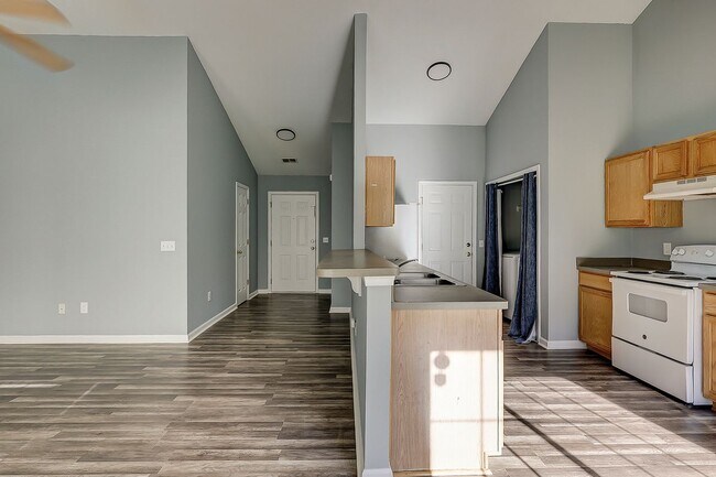 Photo - 6 Spruce Dr