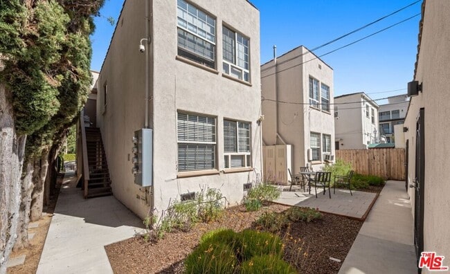 Photo - 1335 S Roxbury Dr