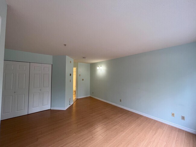 Photo - 4990 McGeer St