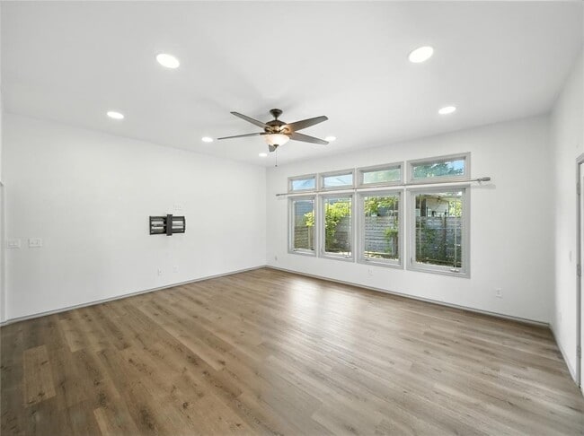 Photo - 1604 Springdale Rd