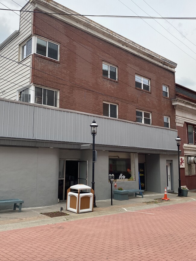 206 S 3rd Ave