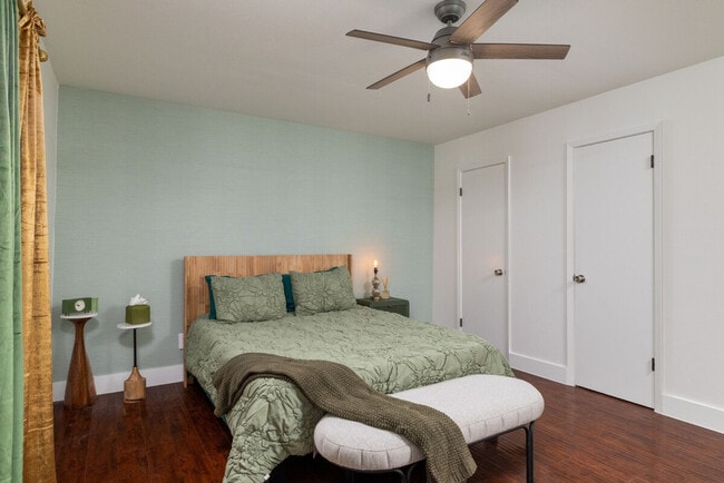 Photo - 5580 Lyndon B Johnson Fwy Unit SI ID1575039P