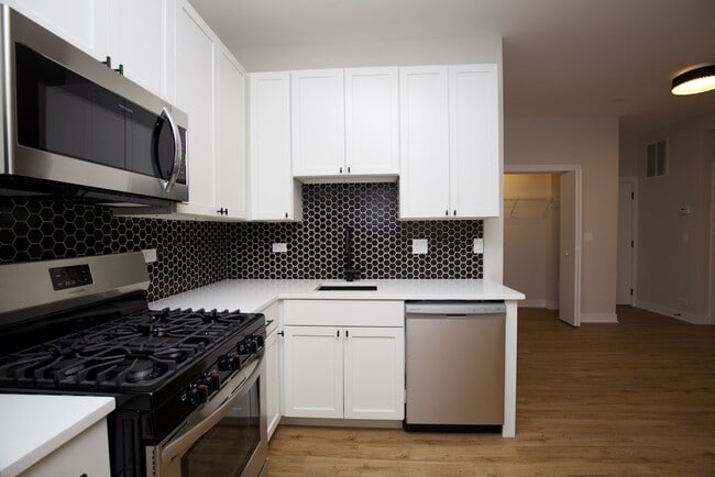 Photo - 661 W Wrightwood Ave Unidad 301