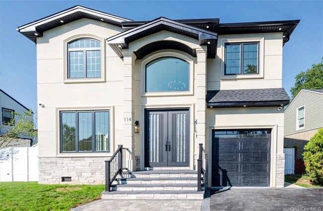 Photo - 114 Emily Ave