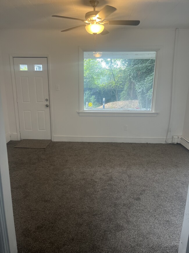 Photo - 206 Welles St