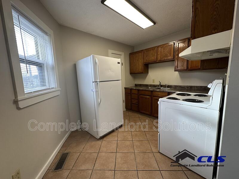 Photo - 1362 Chestnut St