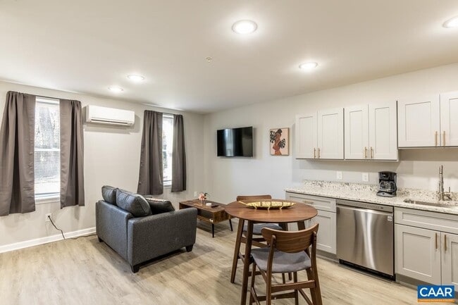 Photo - 1329 Riverdale Dr Unit 4