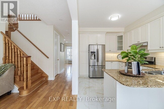 Photo - 5 Appleaire Cres