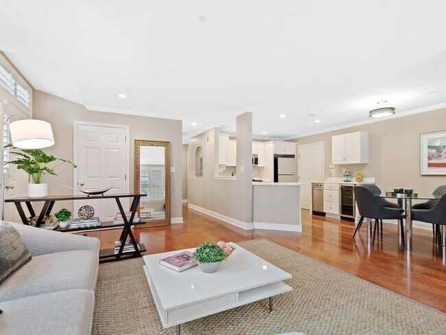 Photo - 108 Harvard St