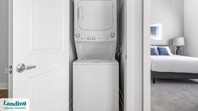 Photo - 1619 N Frazier St Unidad 408