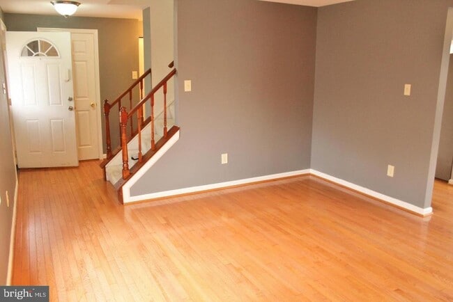 Building Photo - 9400 Wrought Iron Ct