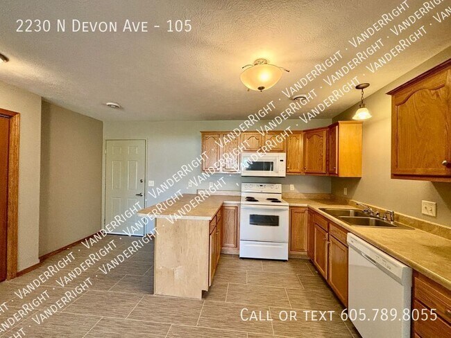 Photo - 2230 Devon Ave Unit 105