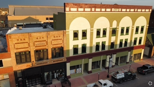 Building Photo - 1212 Meridian St Rental