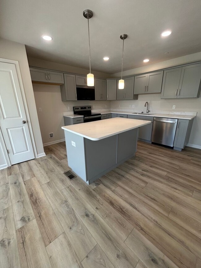 104 Dolomite Dr