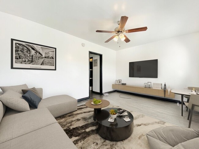 Photo - Gateway Glendale