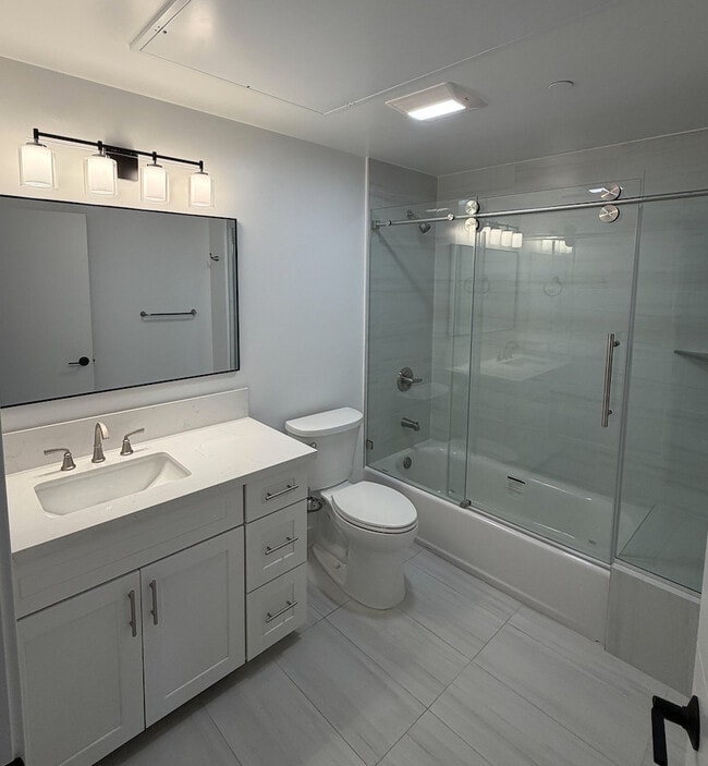 Bathroom #2 - 10934 Peach Grove St