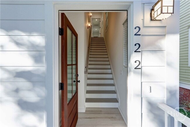 Photo - 222 W 39th St