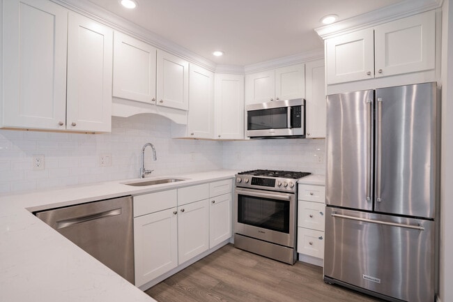 Building Photo - 11 Trenton St Unit 2