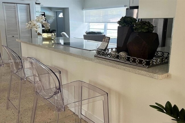 Photo - 827 NE 140th St