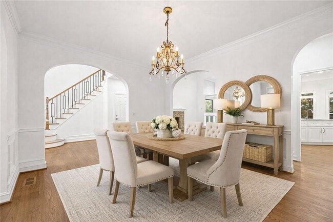 Photo - 1158 Queensgate Dr SE