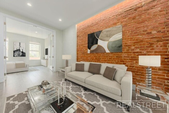 Photo - Stunning NEW 2 BED in Cobble Hill! Unit 4R