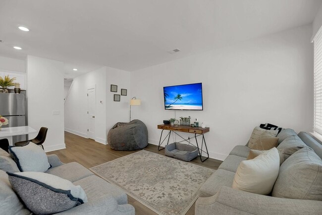 Photo - 1549 Evergreen St