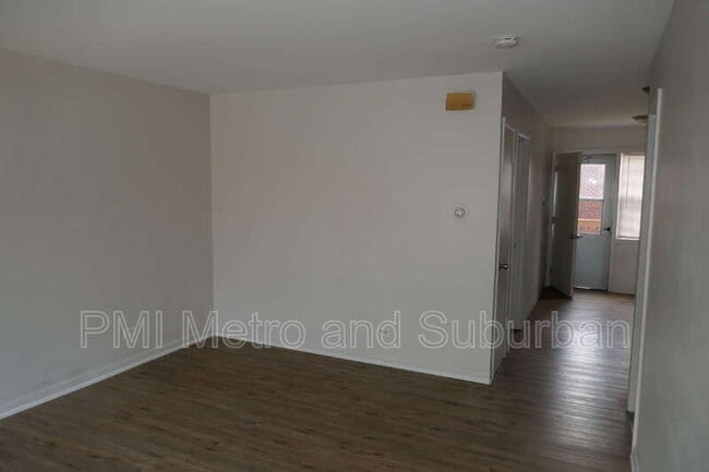 Photo - 748 E 5th Ct